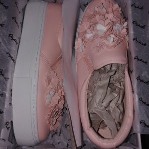Womens shoes